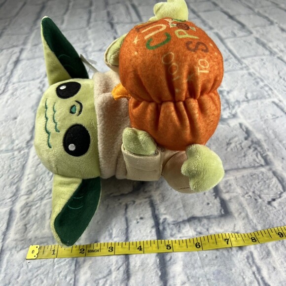 Star Wars The Mandalorian The Child Halloween Too Cute To Spook Table Decor New - Picture 8 of 9